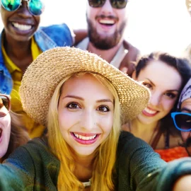 diverse-people-beach-summer-friends-fun-selfie-con-2026-03-18-12-05-29-utc